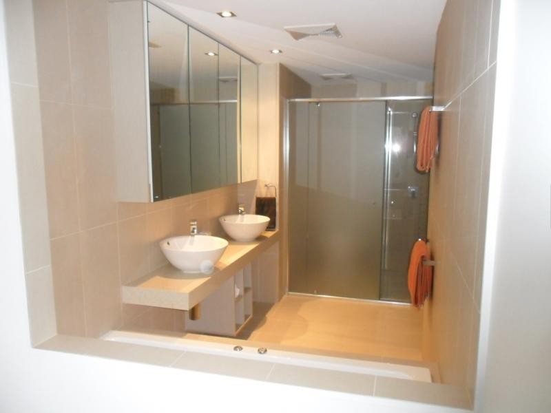 53 Darrambal, Chevron Island QLD 4217