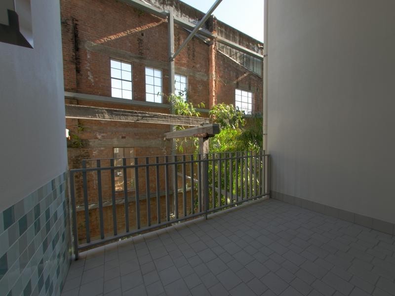 8 Skyring Terrace, Teneriffe QLD 4005