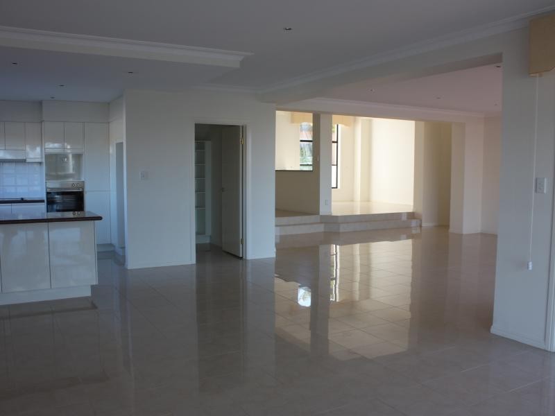 3 The Peninsula, Sovereign Islands QLD 4216