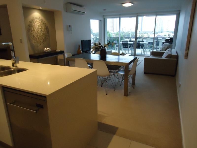 53 Darrambal, Chevron Island QLD 4217