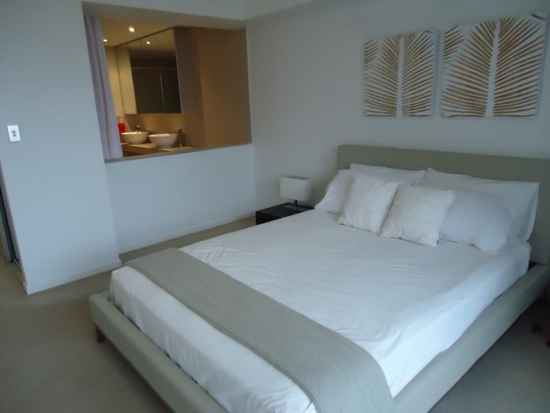 53 Darrambal, Chevron Island QLD 4217