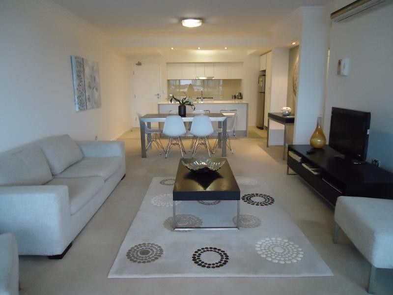 53 Darrambal, Chevron Island QLD 4217