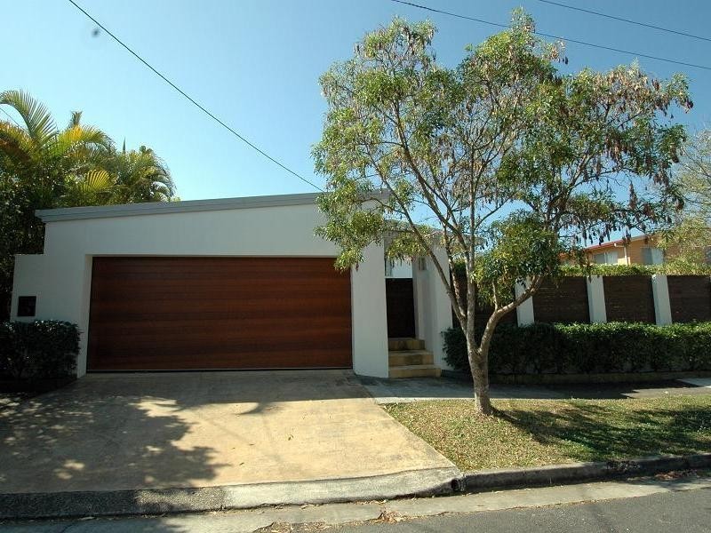 3 Moonah Ave, Southport QLD 4215