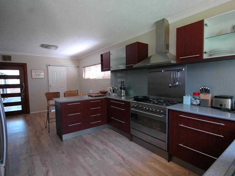 3 Moonah Ave, Southport QLD 4215