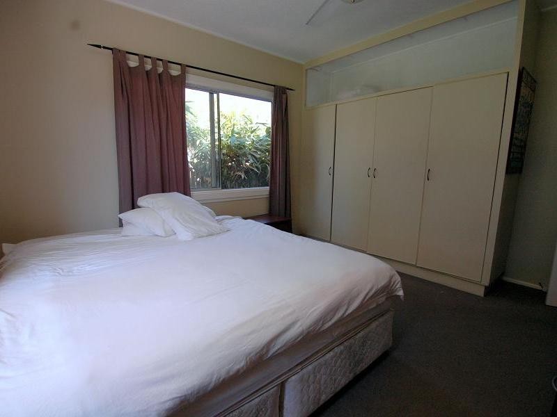 3 Moonah Ave, Southport QLD 4215