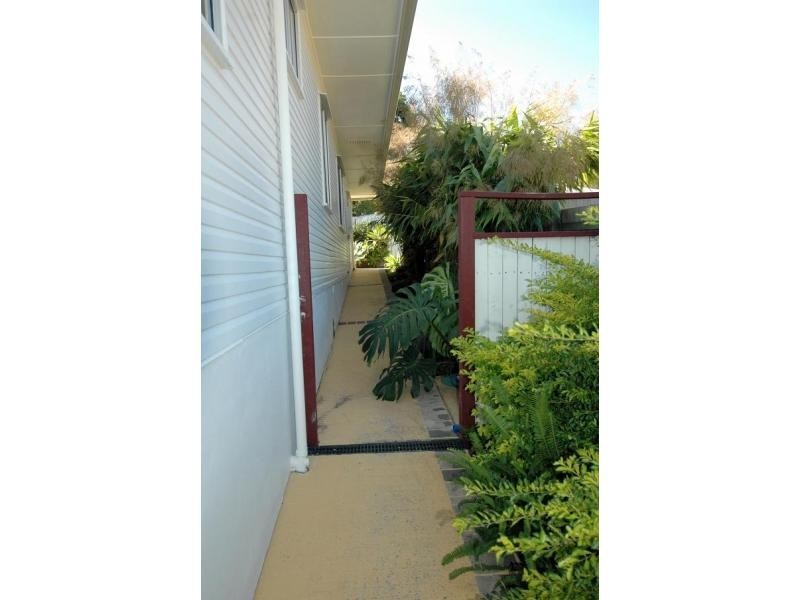 3 Moonah Ave, Southport QLD 4215