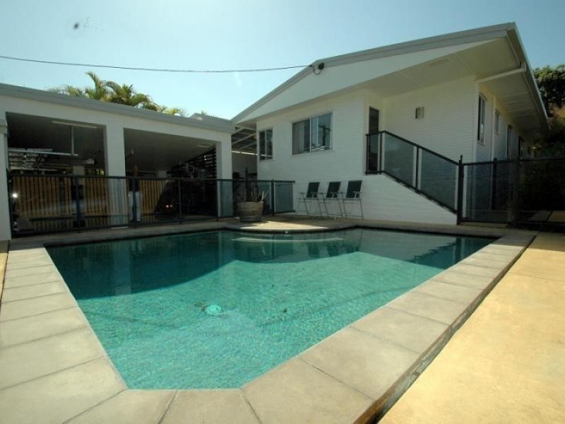 3 Moonah Ave, Southport QLD 4215