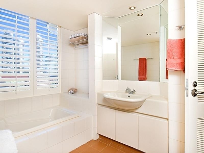 1 PEAK, Main Beach QLD 4217