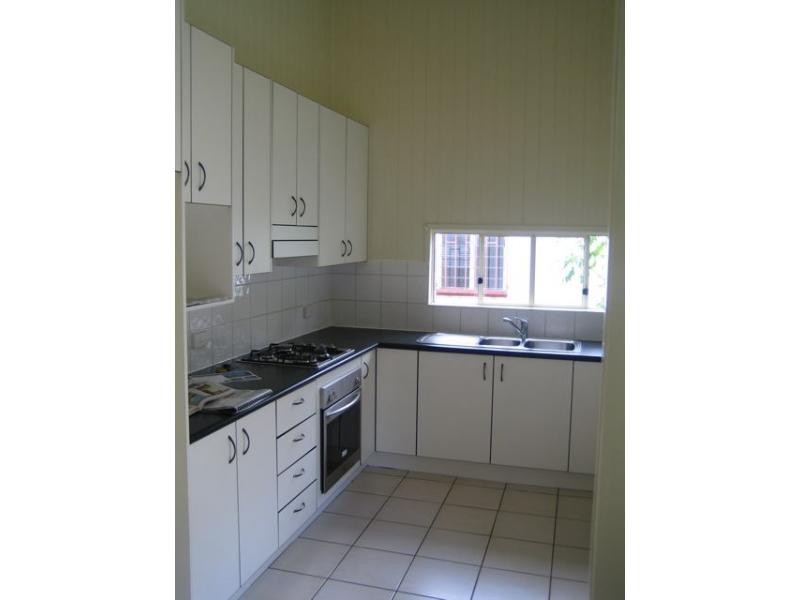 27 Woodville Street, Wandal QLD 4700