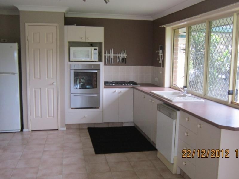 6 Highvale Drive, Helensvale QLD 4212
