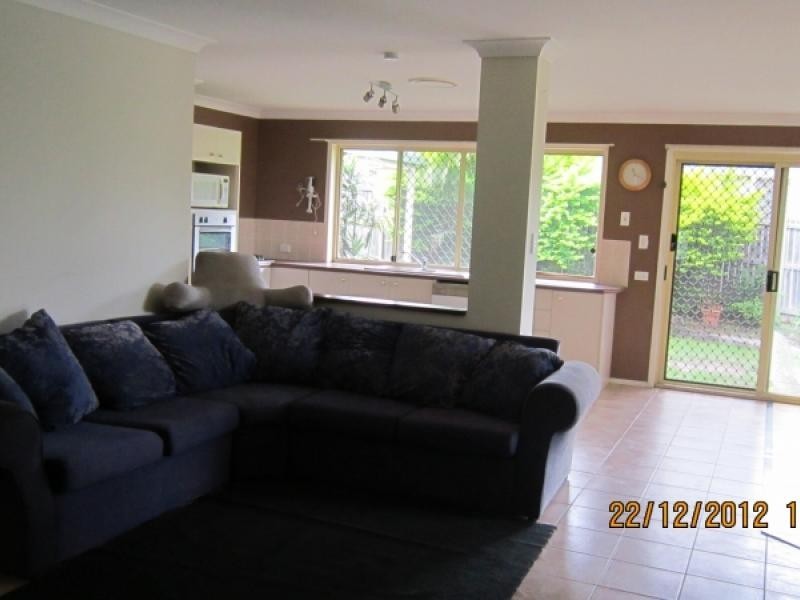 6 Highvale Drive, Helensvale QLD 4212