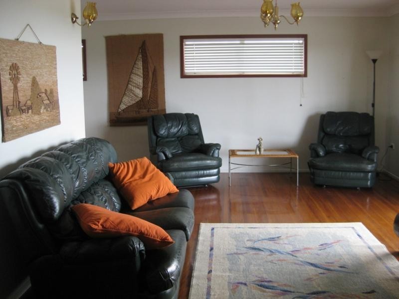 35 Cockatoo Drive, New Auckland QLD 4680