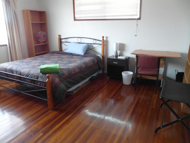 35 Cockatoo Drive, New Auckland QLD 4680