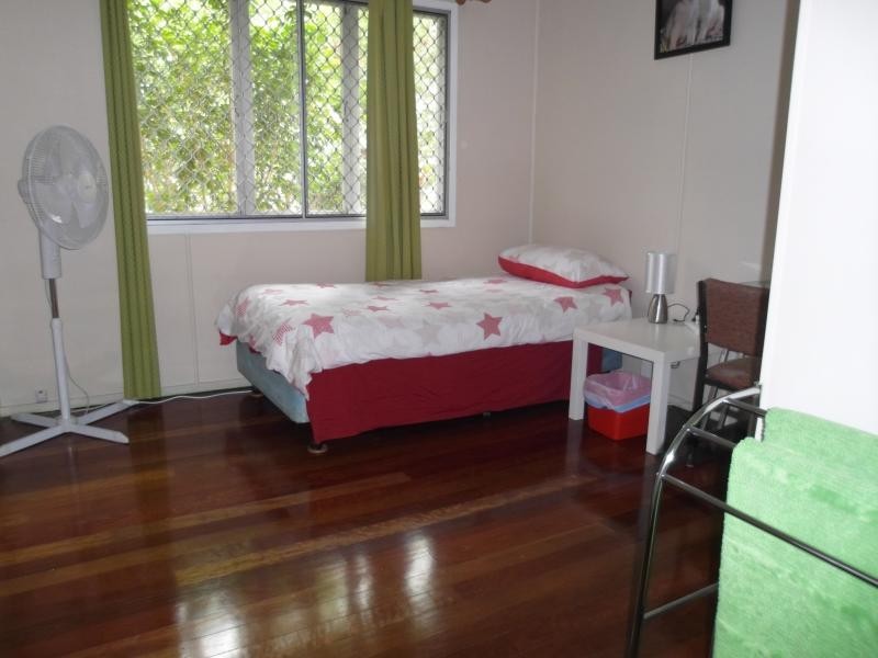 5 Morley Street, West Gladstone QLD 4680