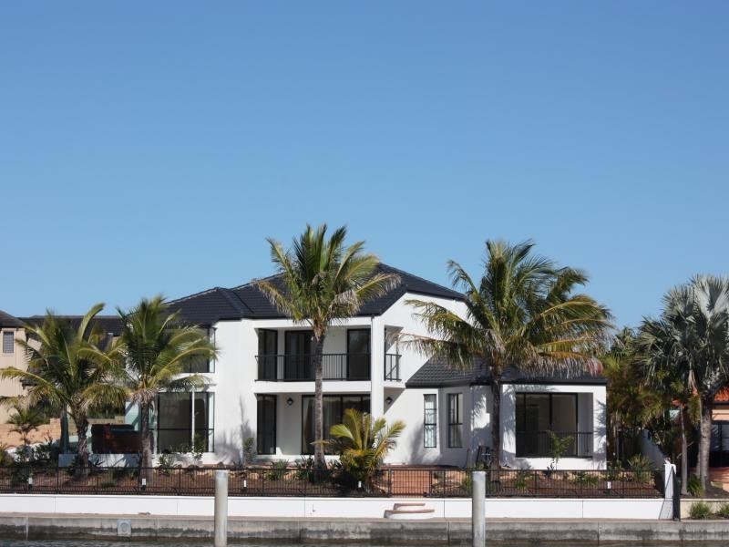 3 The Peninsula, Sovereign Islands QLD 4216