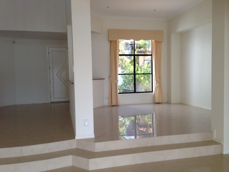 3 The Peninsula, Sovereign Islands QLD 4216