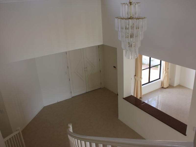 3 The Peninsula, Sovereign Islands QLD 4216