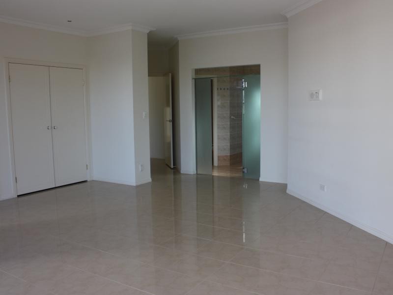 3 The Peninsula, Sovereign Islands QLD 4216