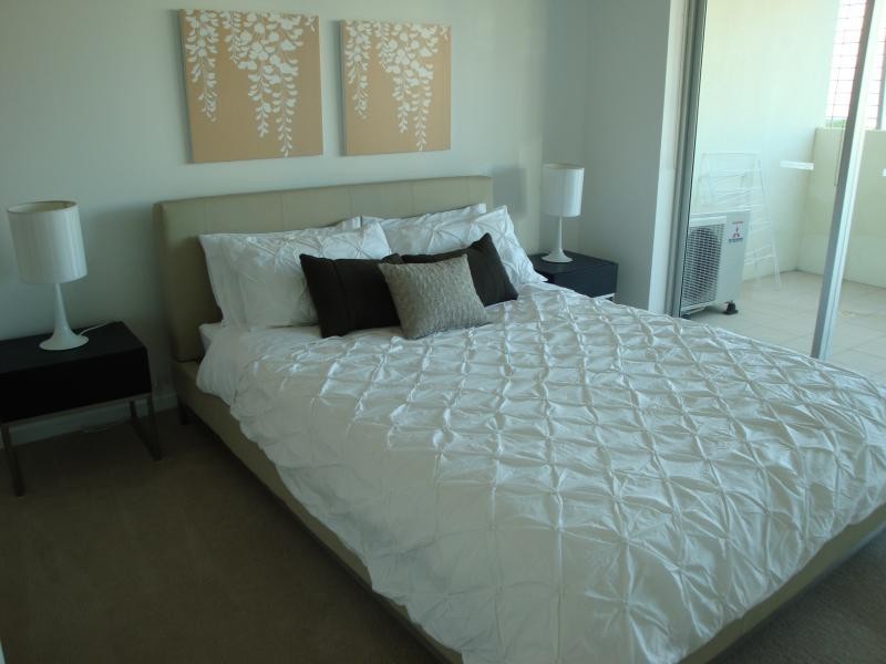 53 Darrambal, Chevron Island QLD 4217