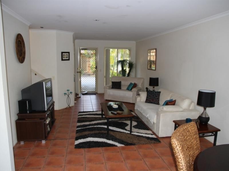 643 Pine Ridge Road, Biggera Waters QLD 4216