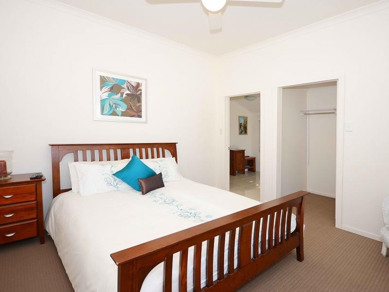 24 View st, Torquay QLD 4655