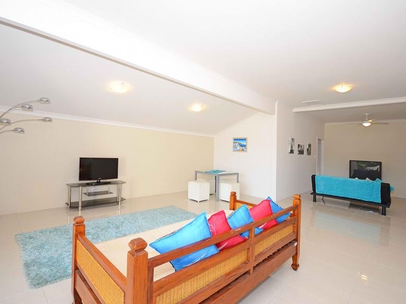 24 View st, Torquay QLD 4655