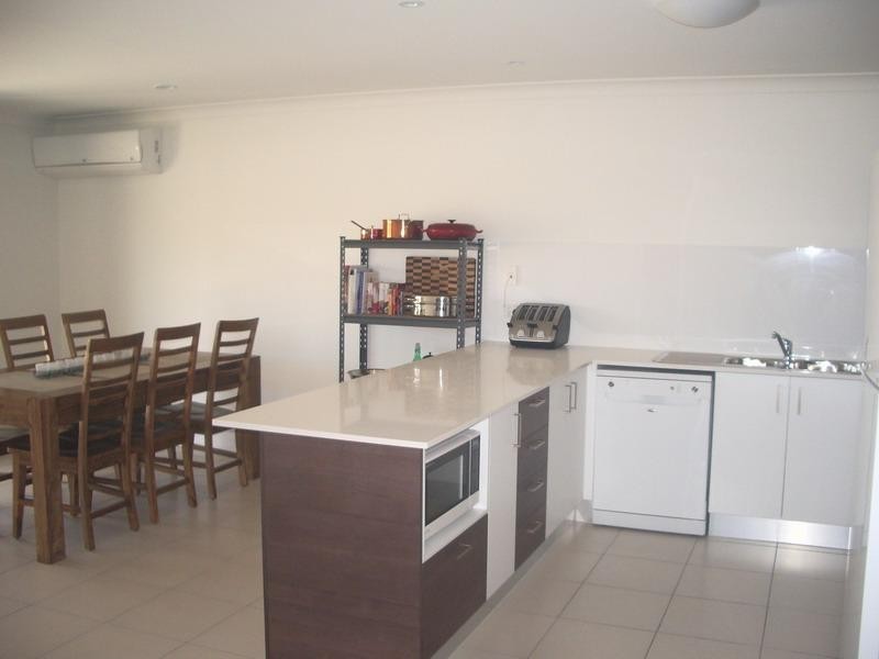 230 Pulgul St, Urangan QLD 4655
