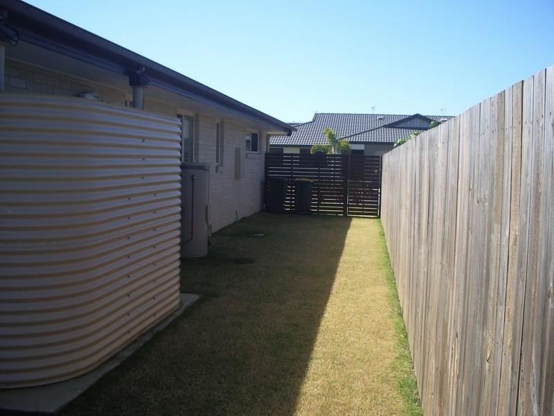 230 Pulgul St, Urangan QLD 4655