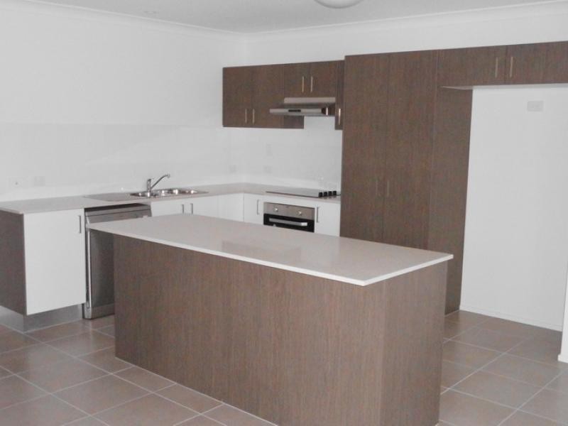 230 Pulgul St, Urangan QLD 4655