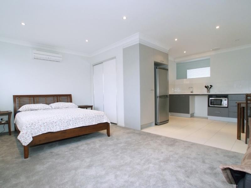 16 Surbiton Court, Carindale QLD 4152