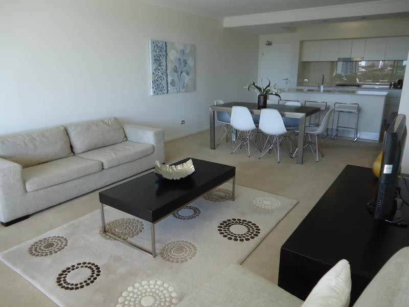 53 Darrambal, Chevron Island QLD 4217