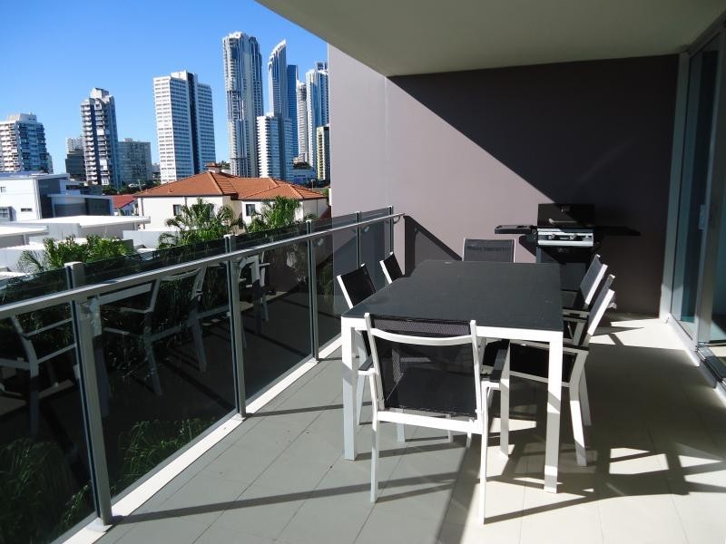 53 Darrambal, Chevron Island QLD 4217