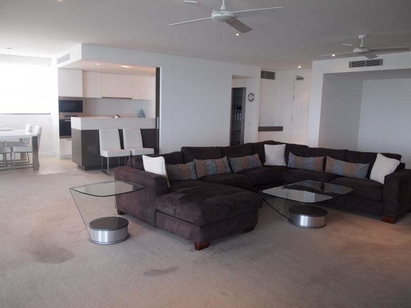 323 Bayview Street, Hollywell QLD 4216