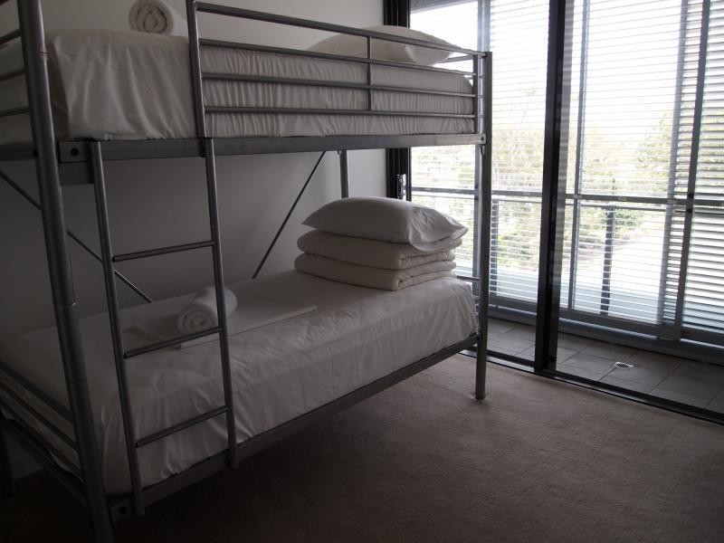 323 Bayview Street, Hollywell QLD 4216