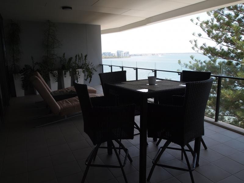 323 Bayview Street, Hollywell QLD 4216