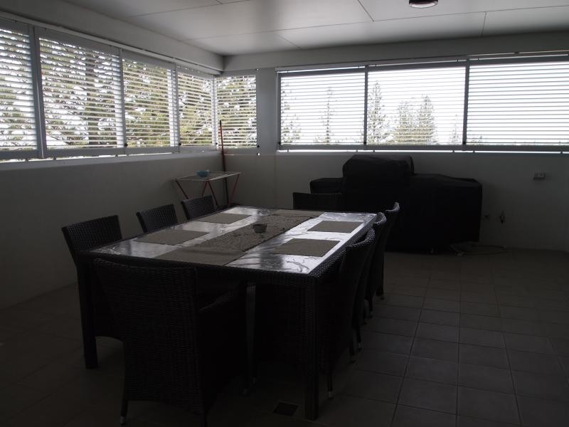 323 Bayview Street, Hollywell QLD 4216