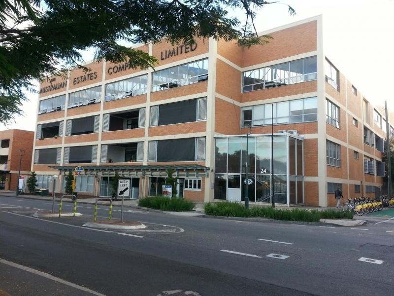 24 MACQUARIE STREET, Teneriffe QLD 4005