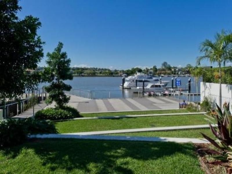 24 MACQUARIE STREET, Teneriffe QLD 4005