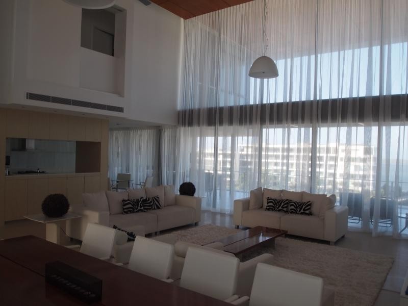 323 Bayview Street, Hollywell QLD 4216