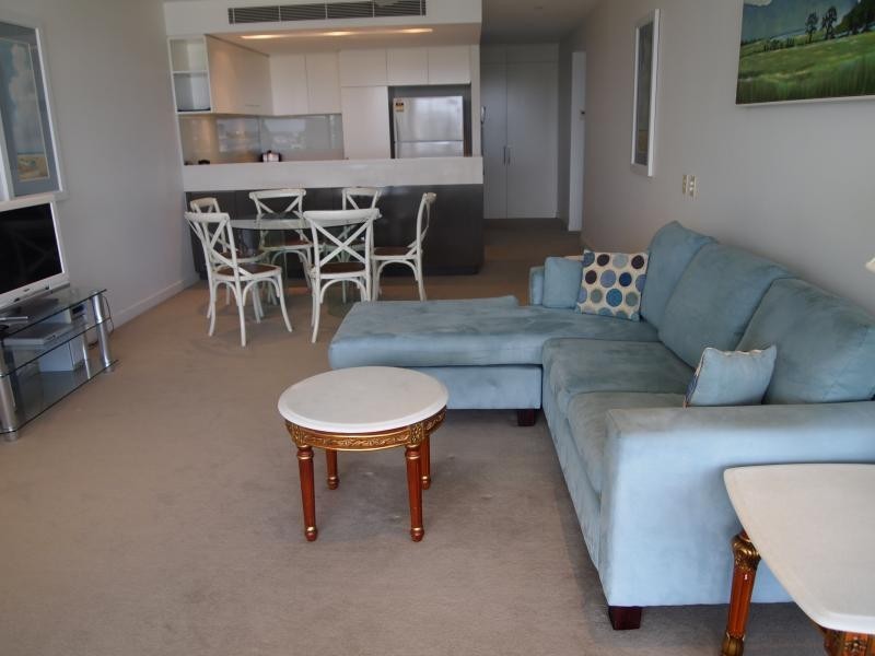 323 Bayview Street, Hollywell QLD 4216