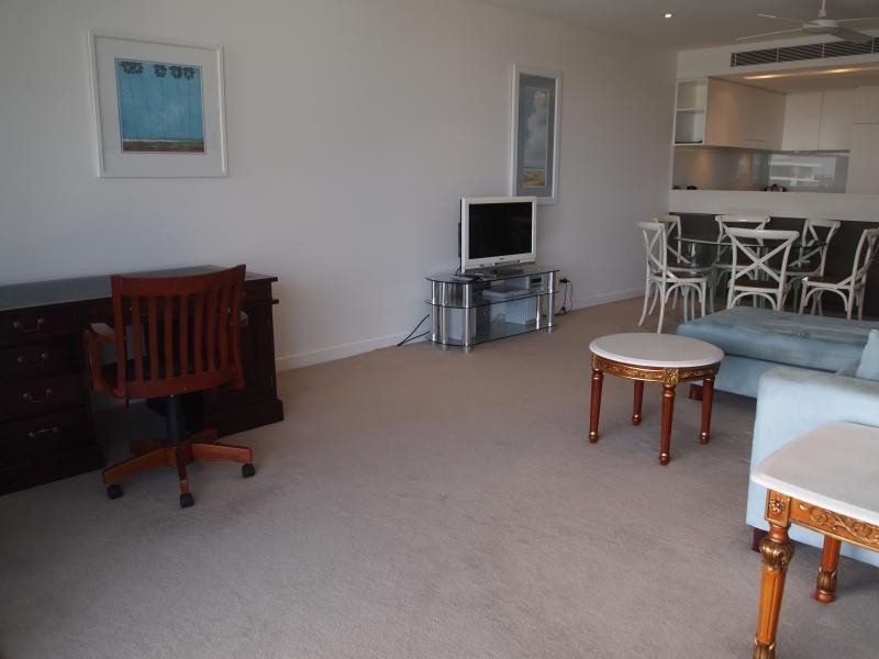 323 Bayview Street, Hollywell QLD 4216