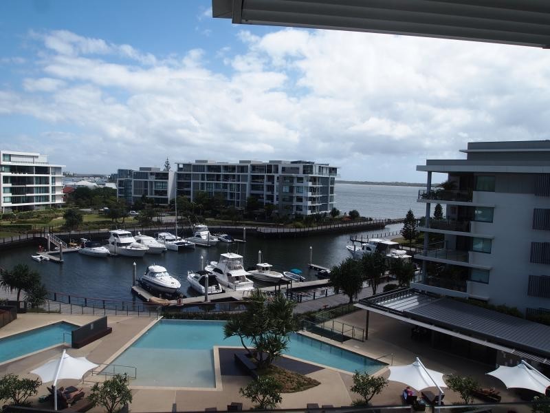 323 Bayview Street, Hollywell QLD 4216