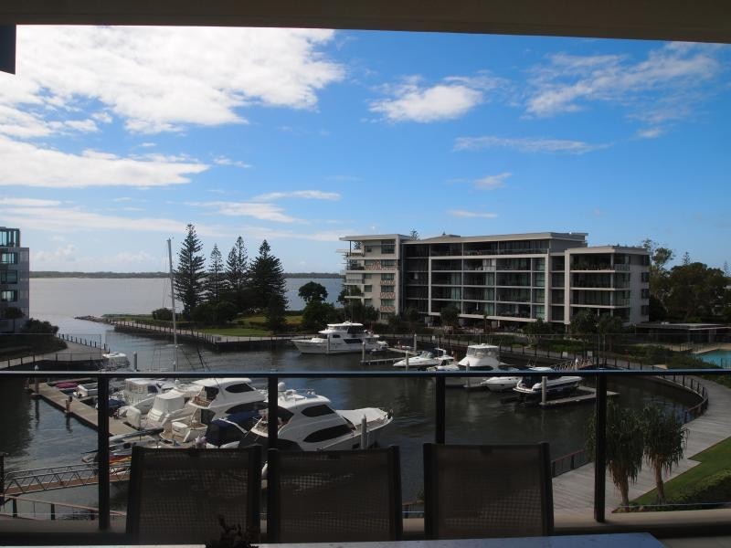 323 Bayview Street, Hollywell QLD 4216