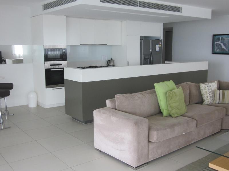 323 Bayview Street,, Hollywell QLD 4216