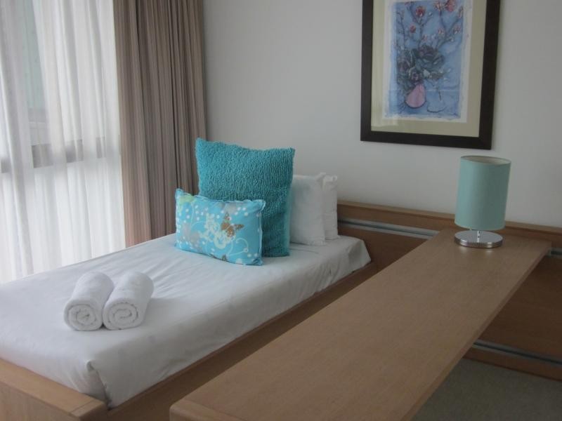 323 Bayview Street,, Hollywell QLD 4216