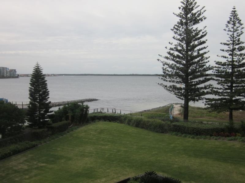 323 Bayview Street,, Hollywell QLD 4216