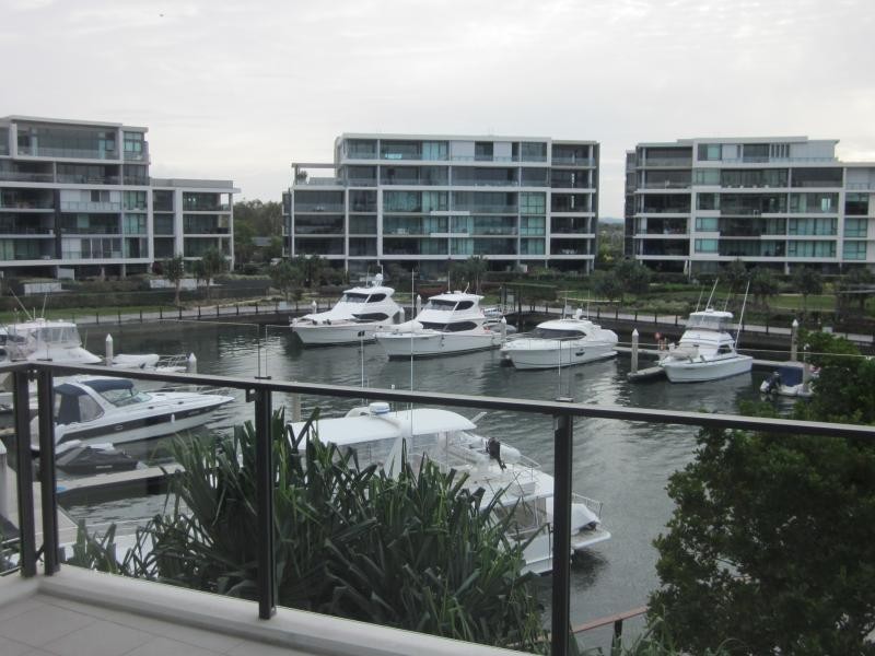 323 Bayview Street,, Hollywell QLD 4216