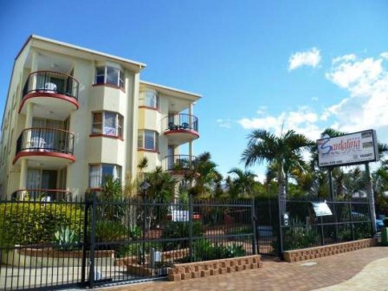 566 The Esplanade, Urangan QLD 4655