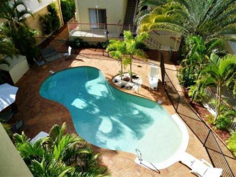 566 The Esplanade, Urangan QLD 4655