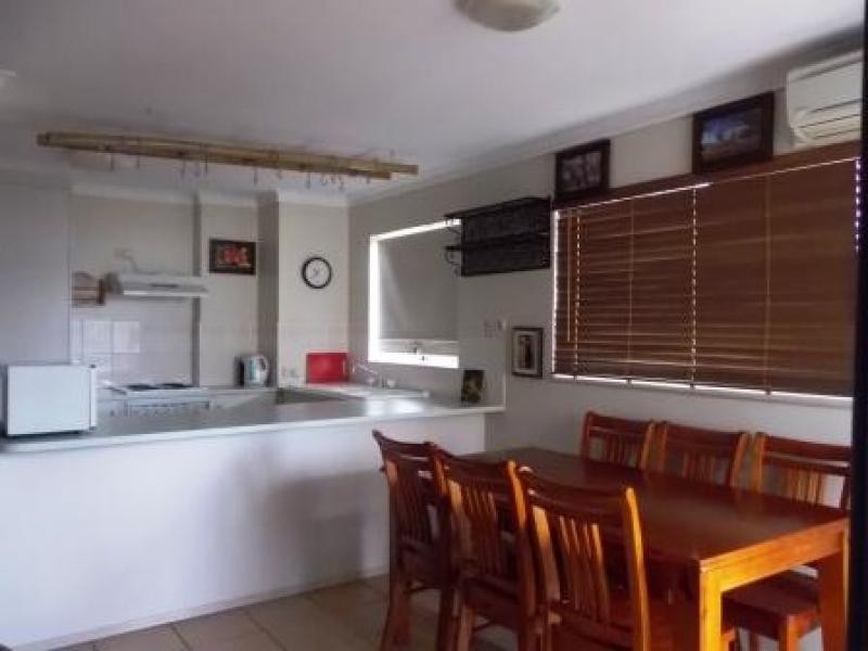 566 The Esplanade, Urangan QLD 4655